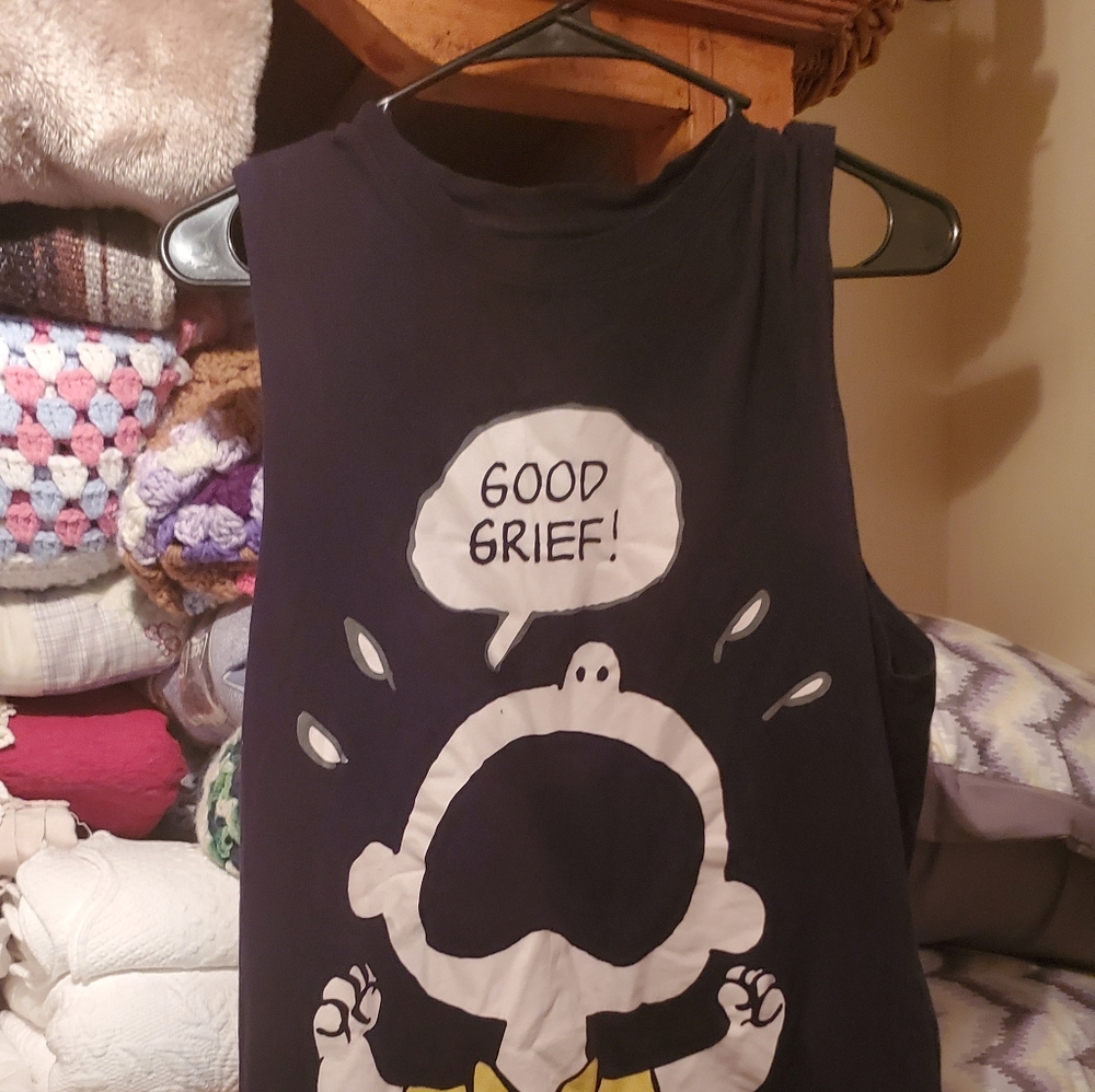 Peanuts sleeveless tee  !!! Sz S
